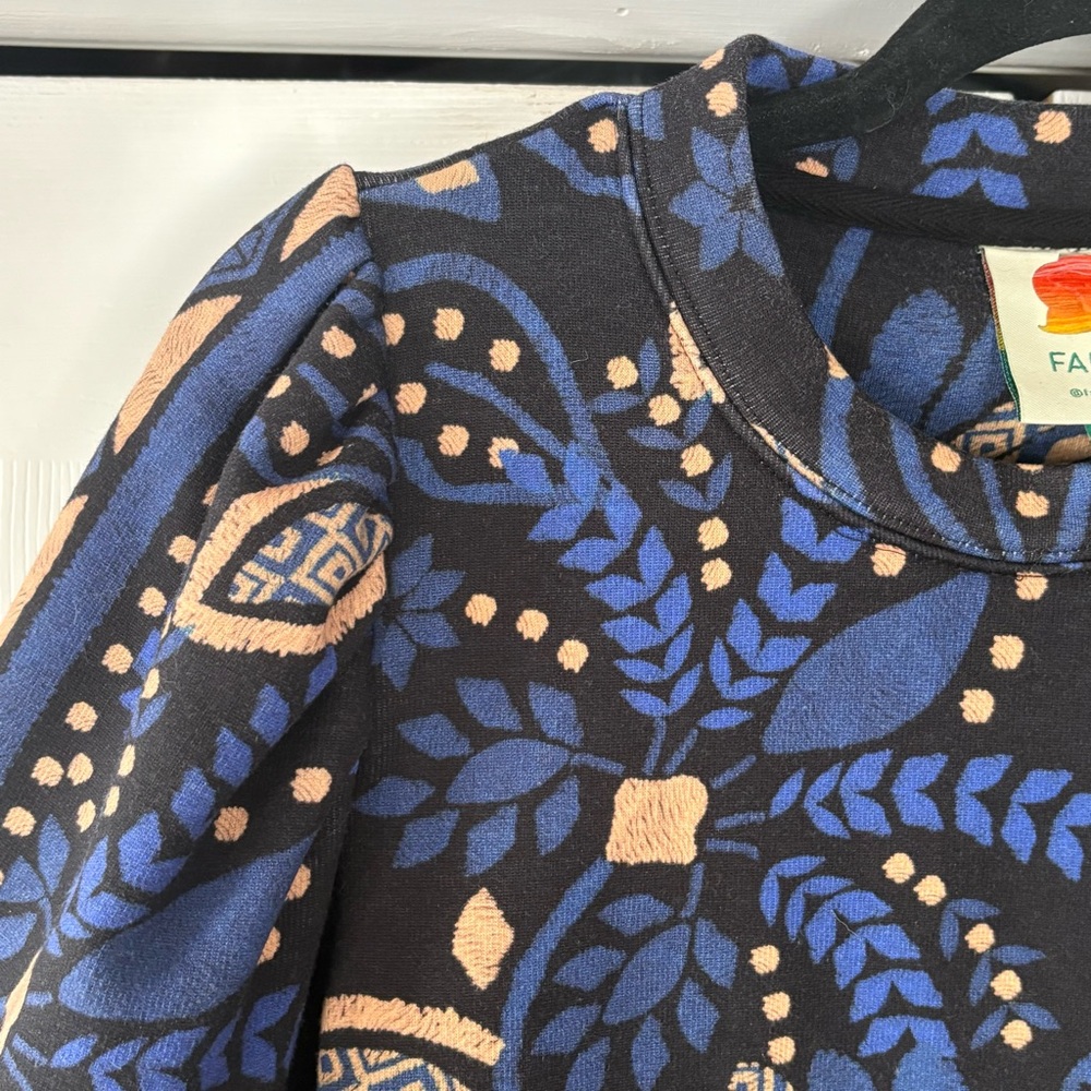FARM Rio Blue Macaw Forest Sweatshirt, Size M, Women’s EUC @farmrio - Picture 2 of 10